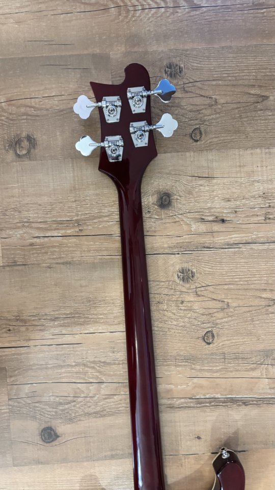 Bajo Career Rickenbacker Corea