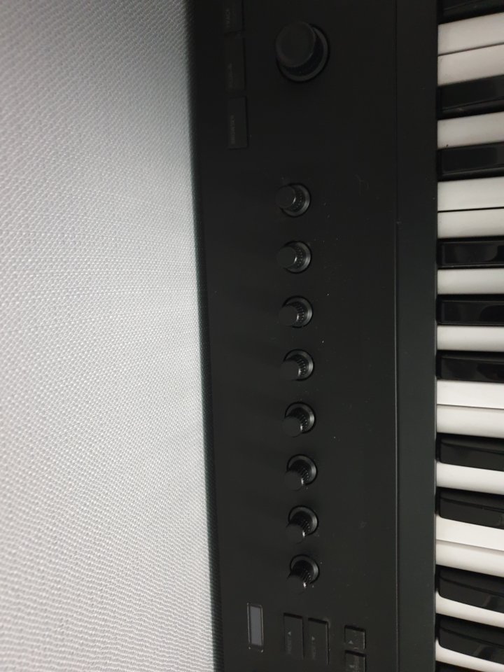 Teclado Komplete A61 de segunda mano · Foto 6 de 7 · Madrid · 98 €