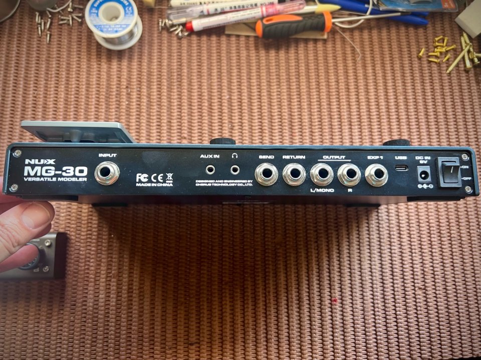 Pedalera NUX MG-30 de segunda mano · Foto 8 de 10 · Badajoz · 200 €