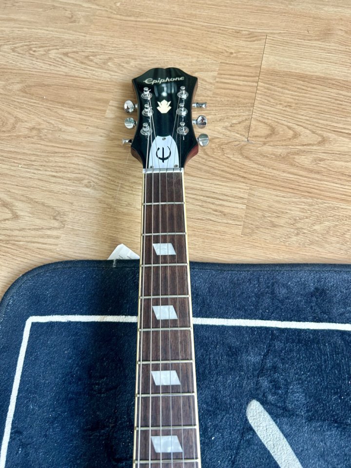 Epiphone Noel Gallagher (Nueva con Estuche) Nueva de segunda mano · Foto 6 de 10 · Valencia