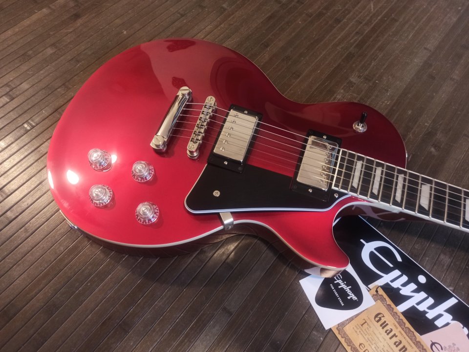 Epiphone Les Paul Modern Sparkling Burgundy de segunda mano · Foto 1 de 10 · Sevilla · 550 €