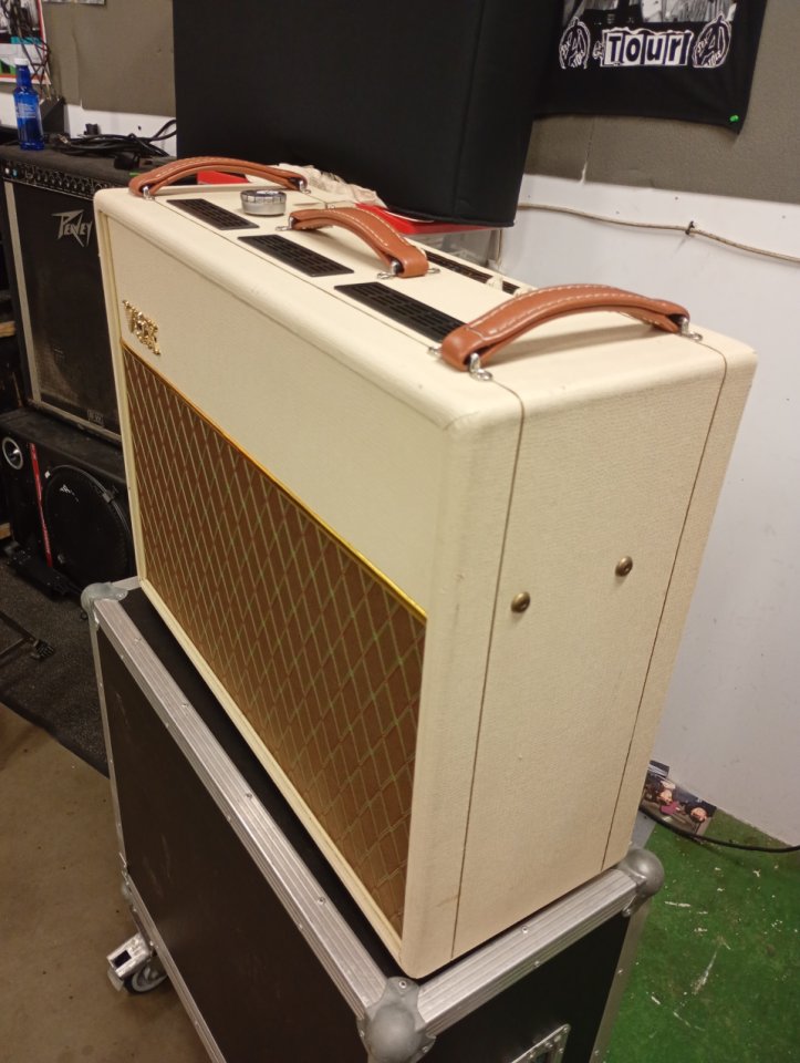 VOX AC30 Heritage HandWired 50th Anniversary Blue Alnico con Flightcase de segunda mano · Foto 2 de 8 · Gipuzkoa · 1200 €