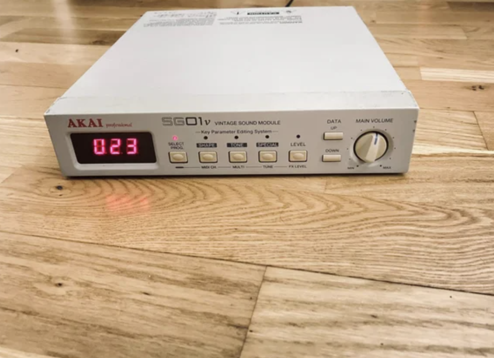 Sintetizador ROMpler - Akai SG01v-