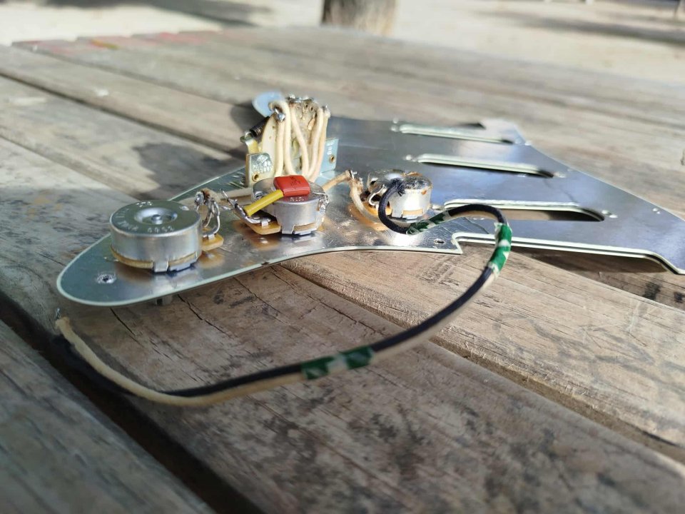 Golpeador completo Stratocaster