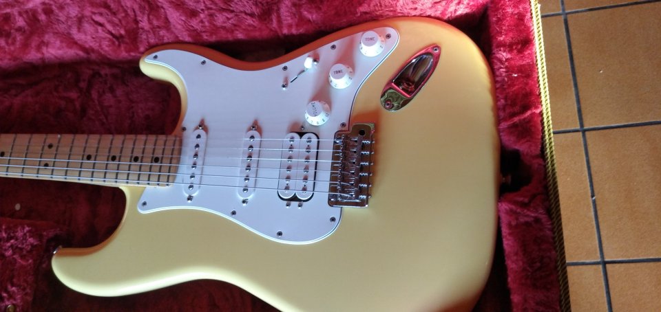 Fender Player Stratocaster MN Buttercream