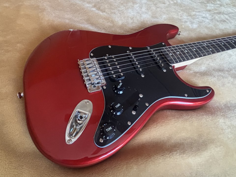 Squier Afinitty a estrenar Red Apple Candy de segunda mano · Foto 2 de 10 · Sevilla · 200 €