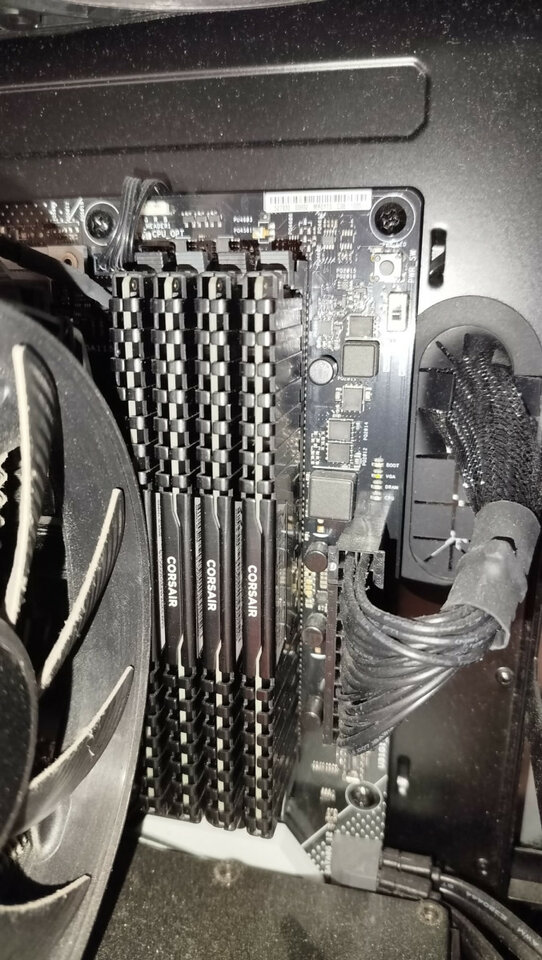 PC PROFESIONAL AUDIO/VÍDEO + UAD OCTO & UAD DUO + PLUGINS + SAI Salicru