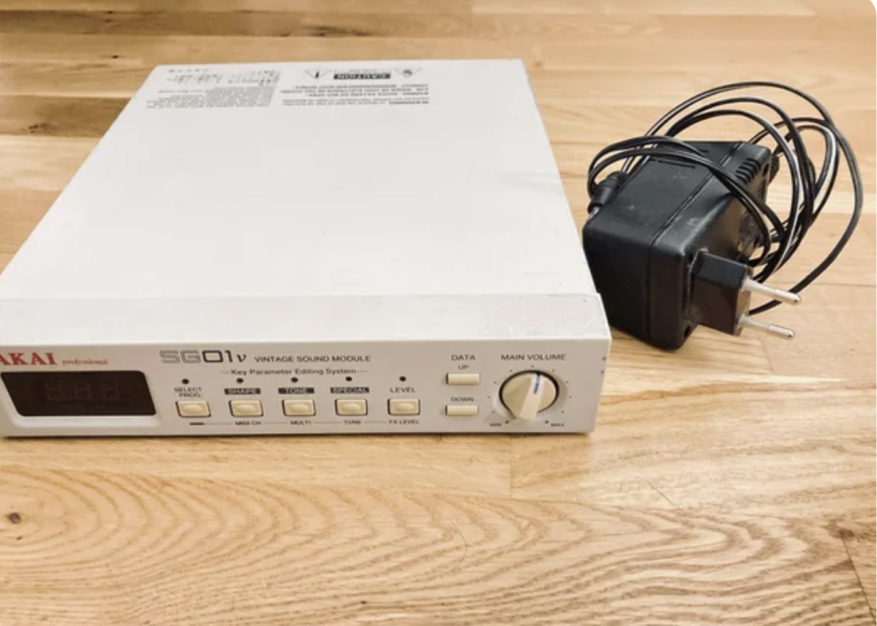 Sintetizador ROMpler - Akai SG01v-