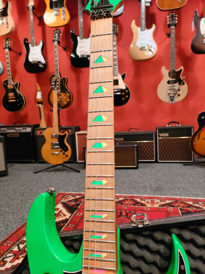 Ibanez JEM777-LG Steve Vai con Edge Tremolo 1987 - Loch Ness Green