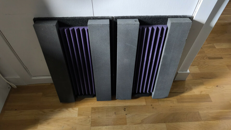 Auralex Gramma. Base acústica para amplificadores / altavoces de segunda mano · Foto 3 de 3 · Madrid · 45 €