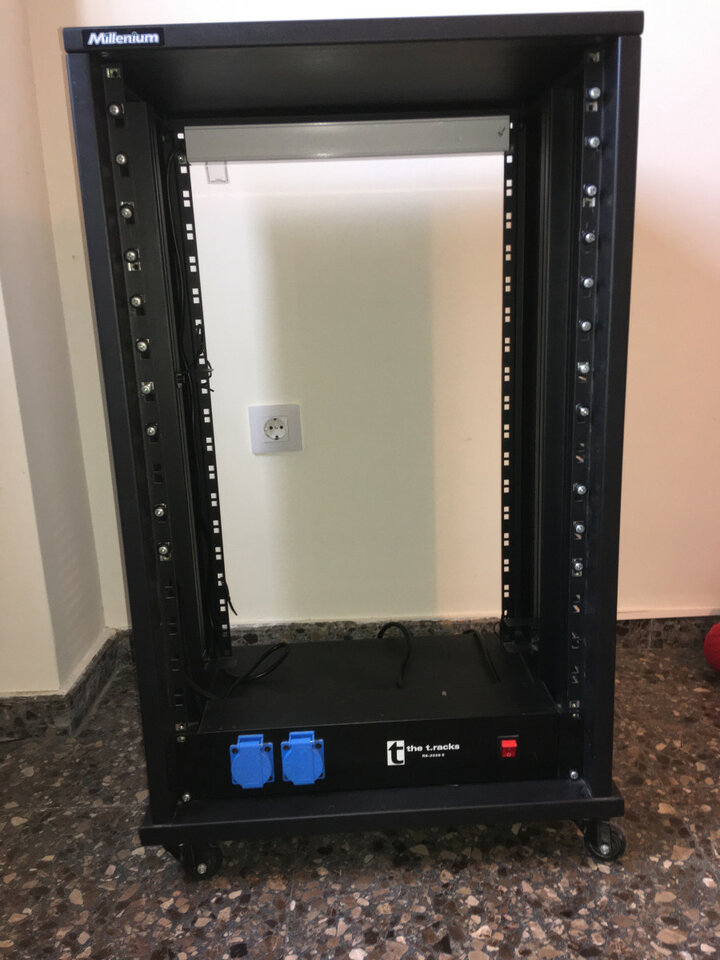 Mueble rack Millenium de 18 uds