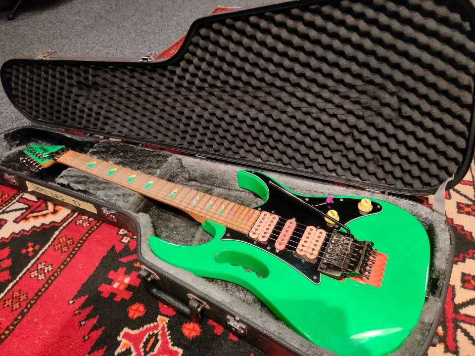 Ibanez JEM777-LG Steve Vai con Edge Tremolo 1987 - Loch Ness Green