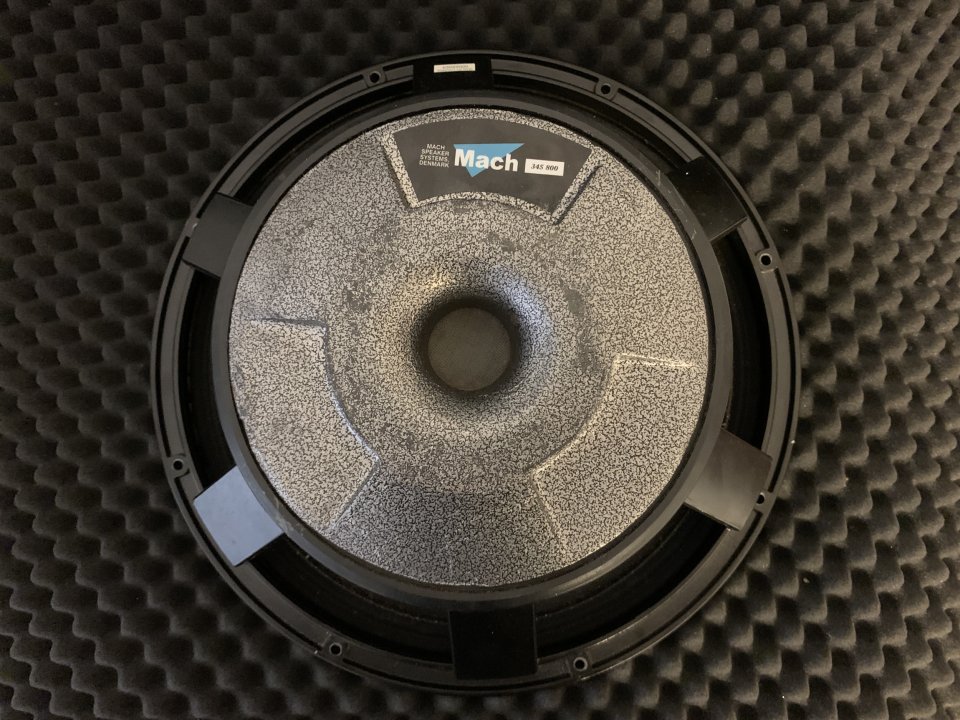 Altavoces Martín Mach by Martín Audio de segunda mano · Foto 3 de 10 · Valencia · 130 €