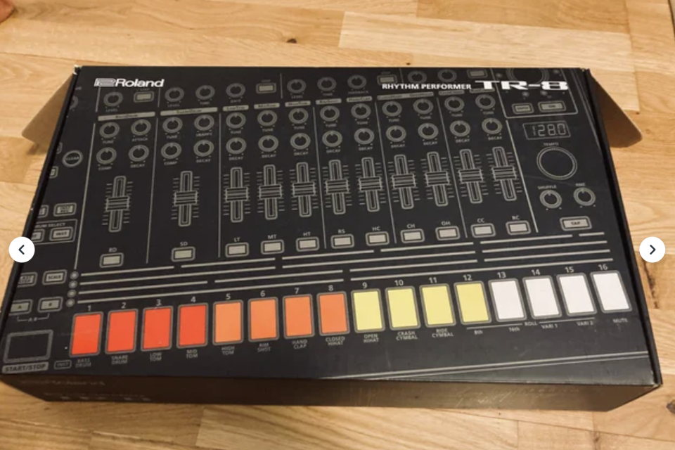 Roland TR-8 (incluye expansión 7x7)