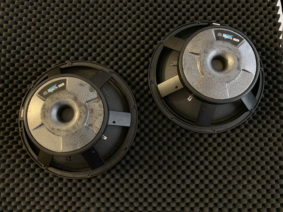 Altavoces Martín Mach by Martín Audio de segunda mano · Foto 4 de 10 · Valencia · 130 €