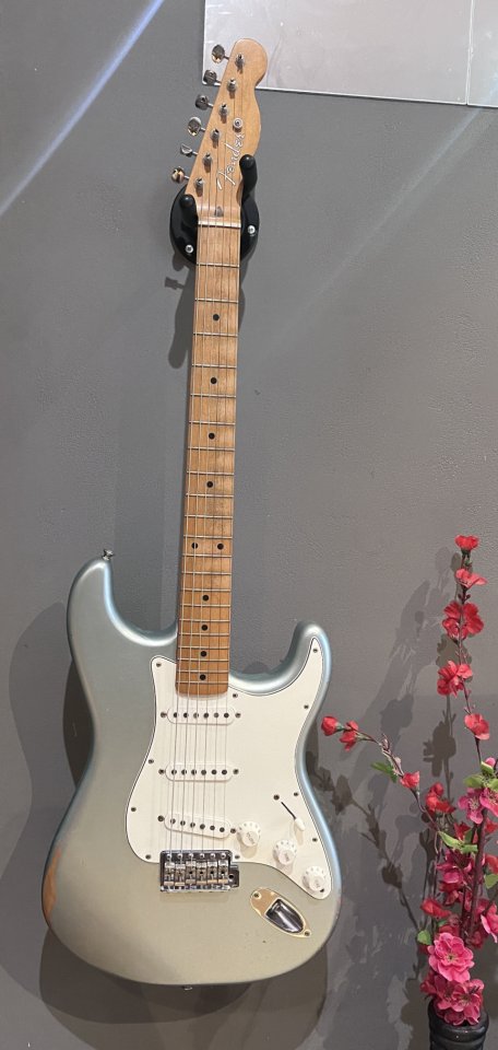 Fender Mischief Maker FSR Stratocaster de segunda mano · Foto 1 de 7 · Barcelona · 1150 €