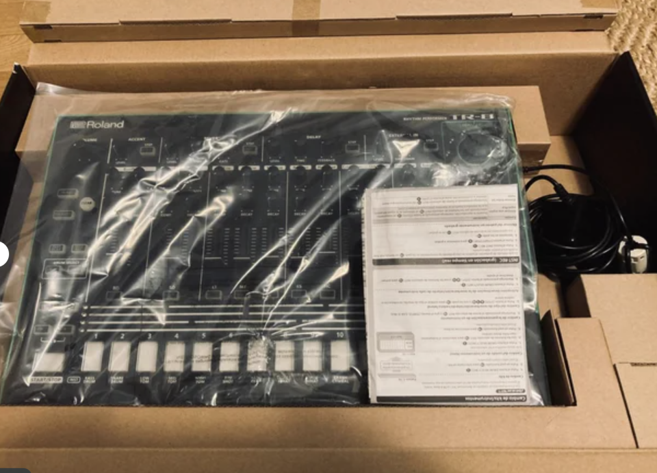 Roland TR-8 (incluye expansión 7x7)
