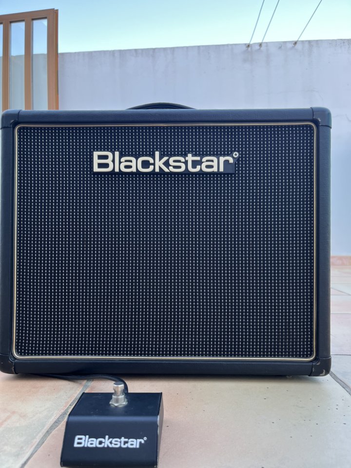 Blackstar HT- 5 R con celestion V30