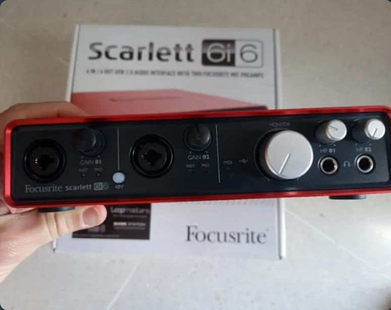 Focusrite Scarlett 6i6 Interfaz Audio USB