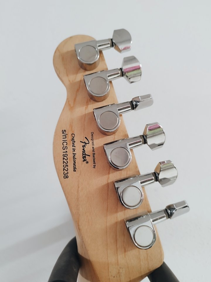 Telecaster con pastillas Fender
