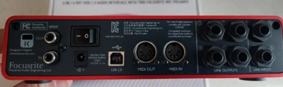Focusrite Scarlett 6i6 Interfaz Audio USB