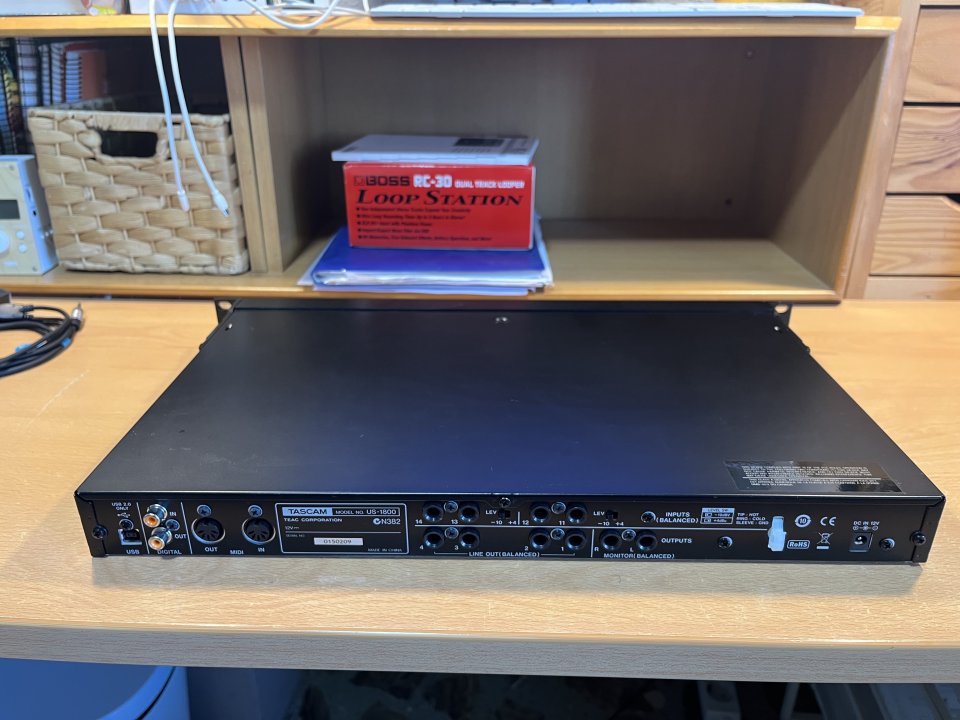 Interfaz de audio TASCAM US-1800