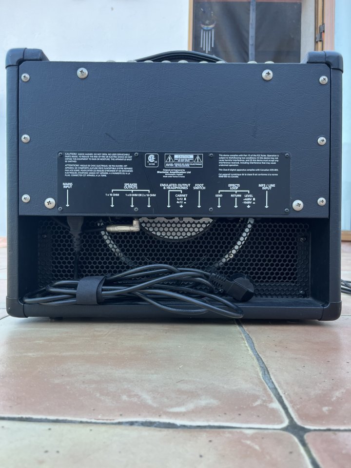 Blackstar HT- 5 R con celestion V30