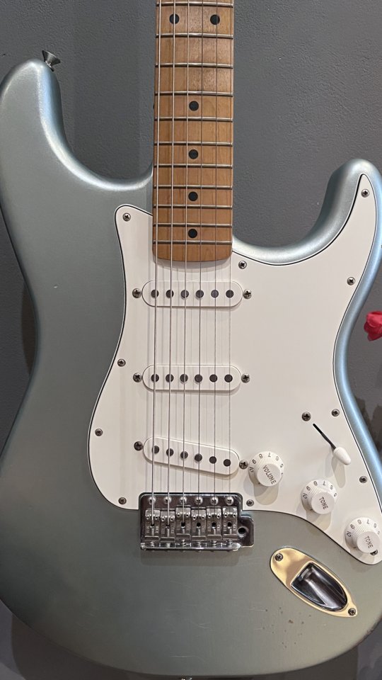 Fender Mischief Maker FSR Stratocaster de segunda mano · Foto 4 de 7 · Barcelona · 1150 €