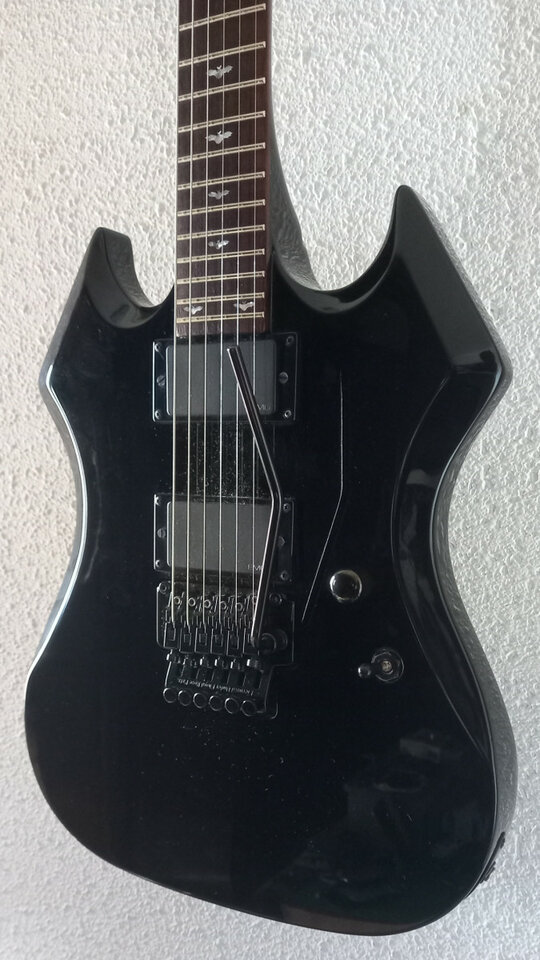 Guitarra Washburn Bat 4
