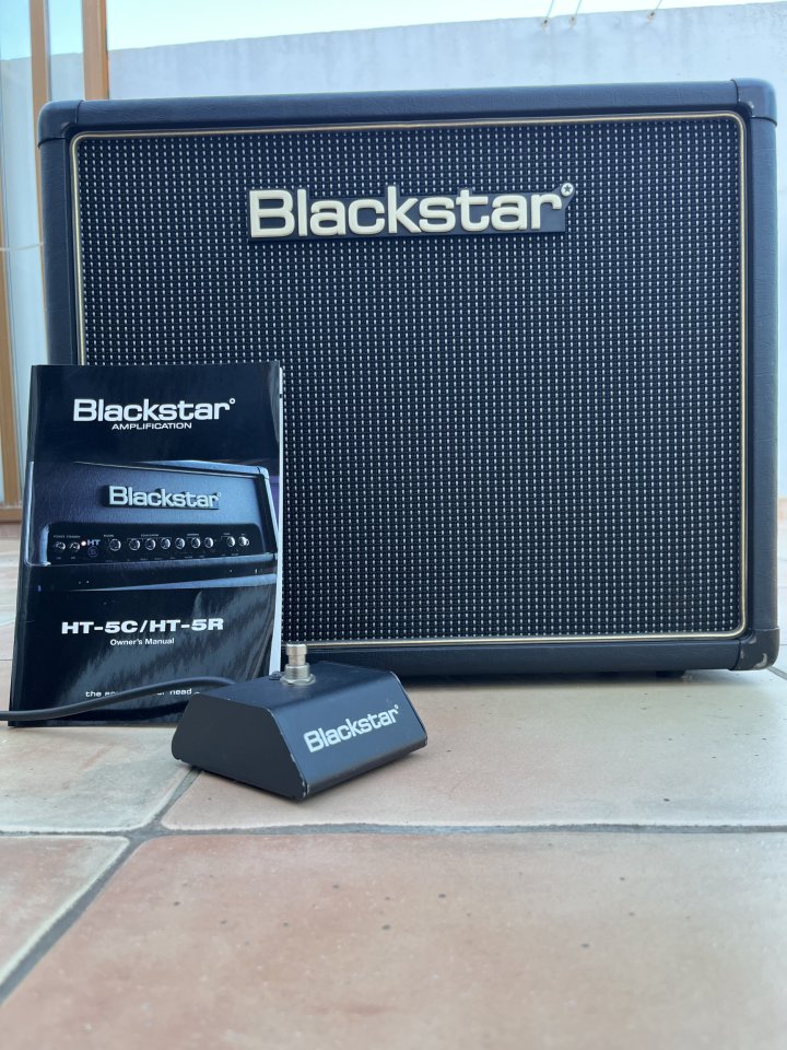 Blackstar HT- 5 R con celestion V30
