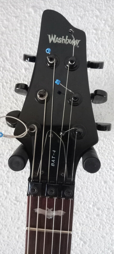 Guitarra Washburn Bat 4