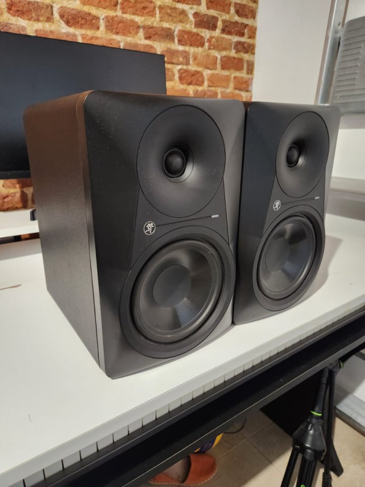 Monitores Mackie MR624 de segunda mano · Foto 2 de 4 · Madrid · 270 €