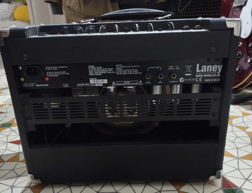 LANEY VC-15 1x10 - Ampli de guitarra a válvulas made in UK de segunda mano · Foto 3 de 10 · Sevilla · 400 €
