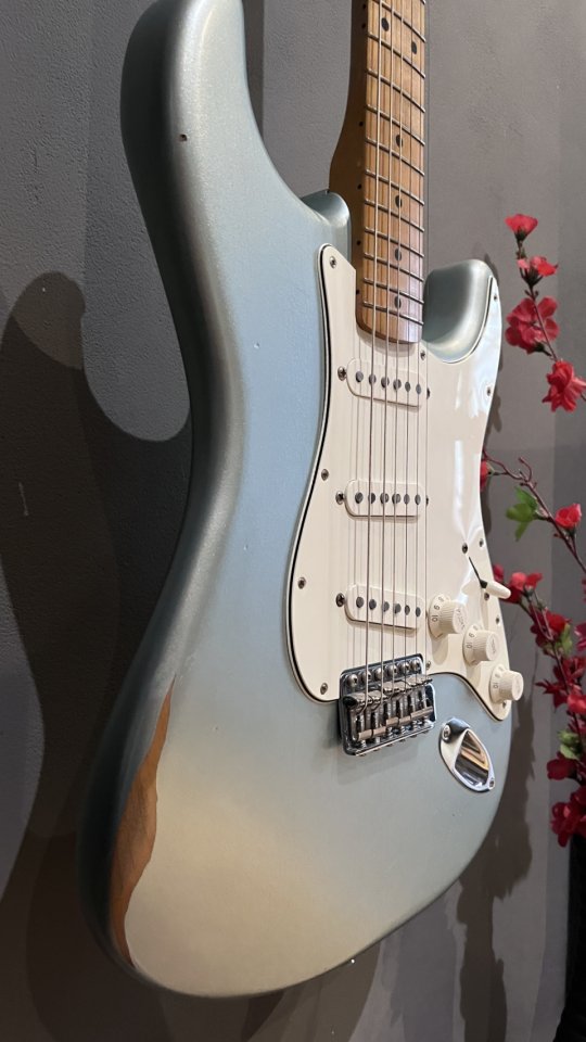 Fender Mischief Maker FSR Stratocaster de segunda mano · Foto 7 de 7 · Barcelona · 1150 €