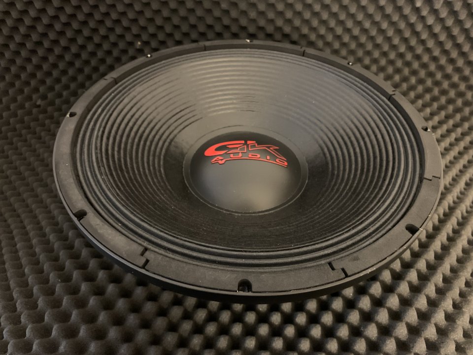 Subgrave GK Audio Neo W3000 de segunda mano · Foto 1 de 9 · Valencia · 180 €