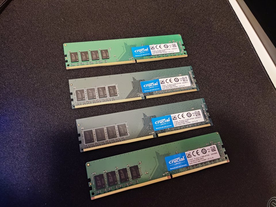 4x Crucial 8GB DDR4 2666 UDIMM RAM (32GB en total) de segunda mano · Foto 3 de 3 · Alicante