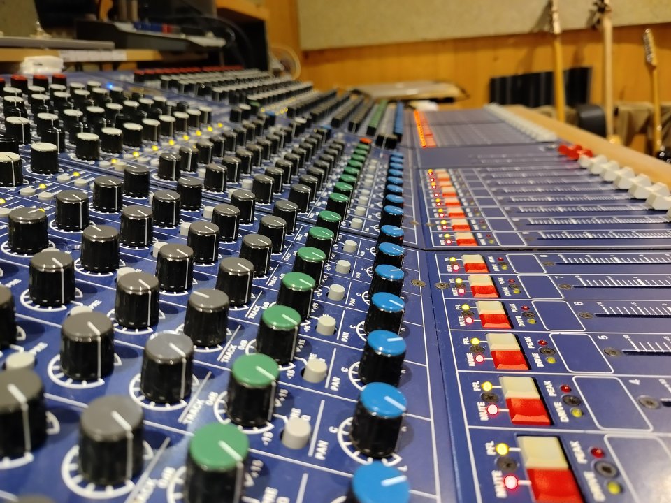 Mesa TL Audio M4 32 canales