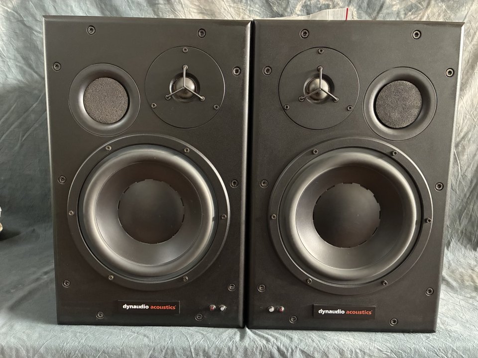 Dynaudio BM15A Monitores De Estudio de segunda mano · Foto 1 de 4 · Lleida · 1450 €