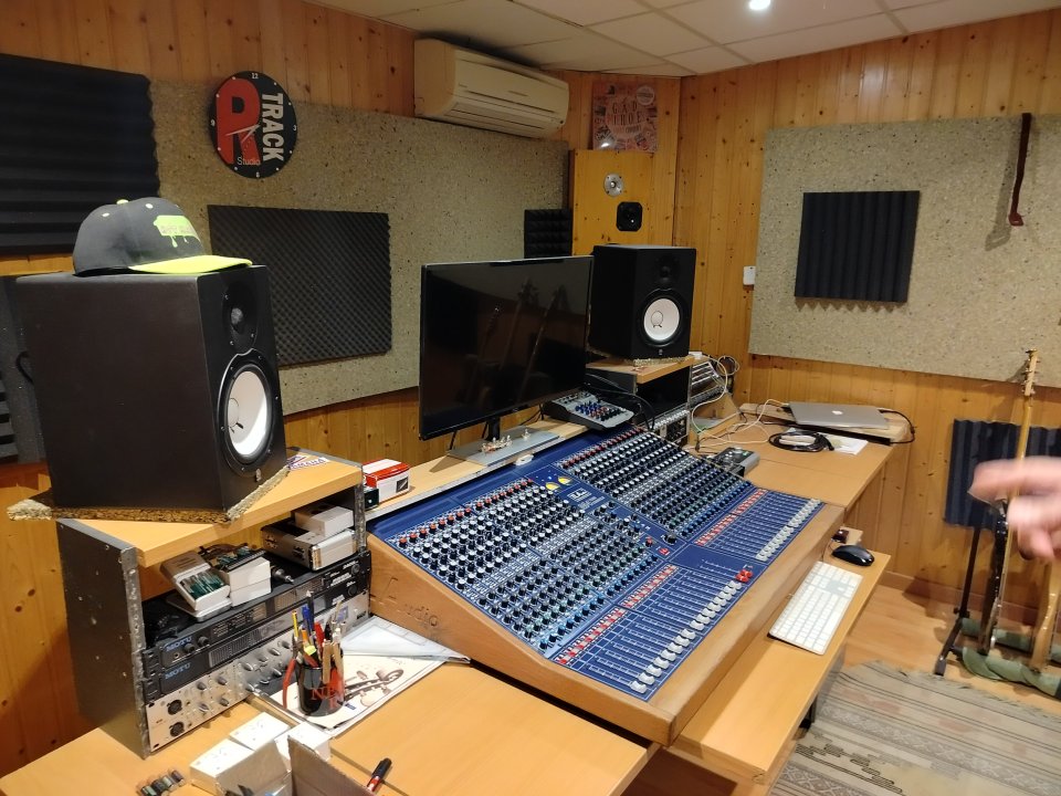 Mesa TL Audio M4 32 canales