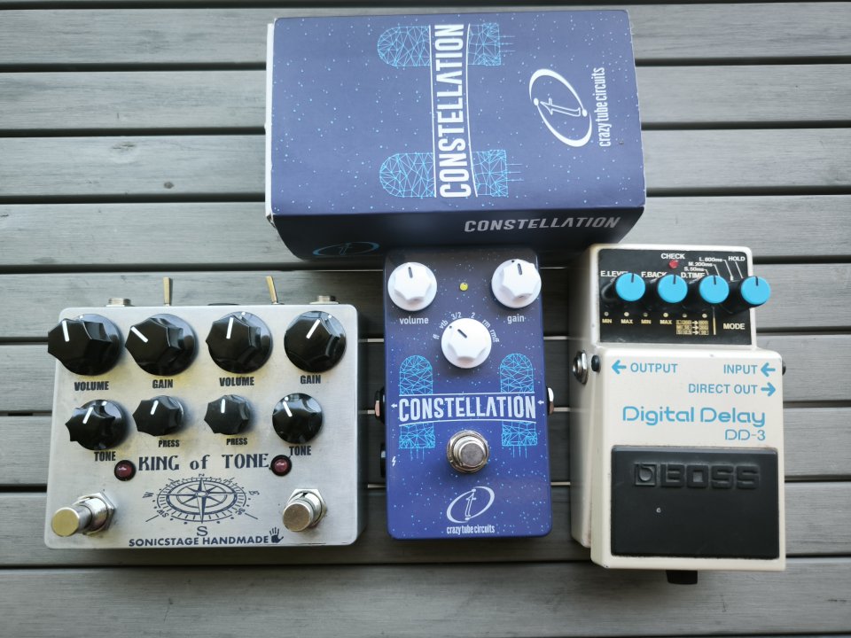 Boss dd3, Sonicstage king of tone, Crazy tubes Constellation Fuzz de segunda mano · Foto 1 de 4 · Murcia · 80 €