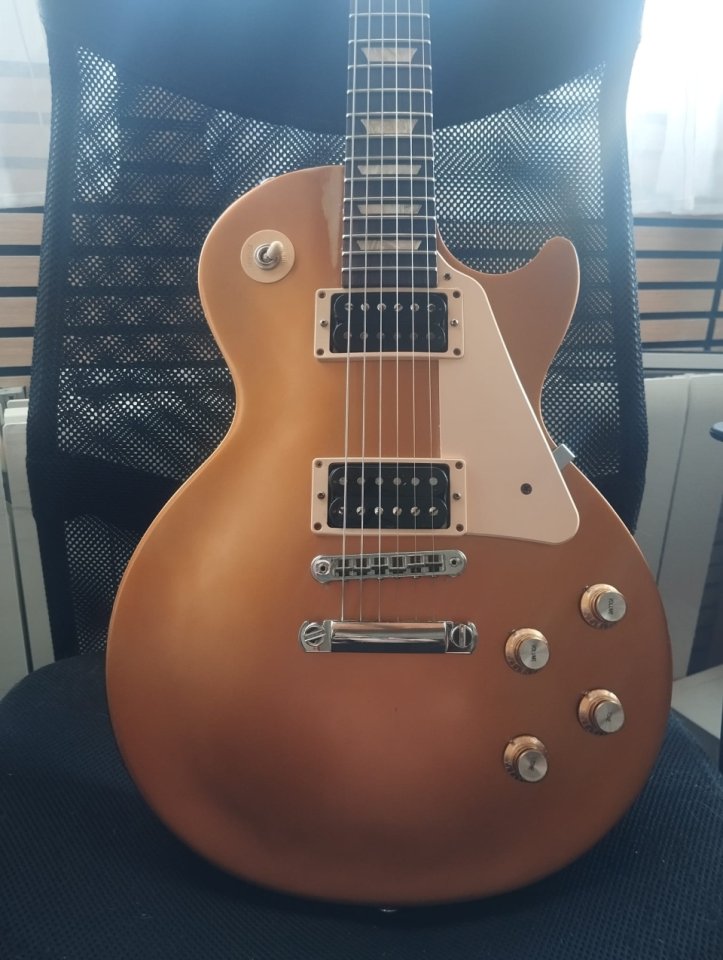 Gibson Les Paul 60´s Tribute Goldtop de segunda mano · Foto 1 de 10 · Madrid · 1100 €