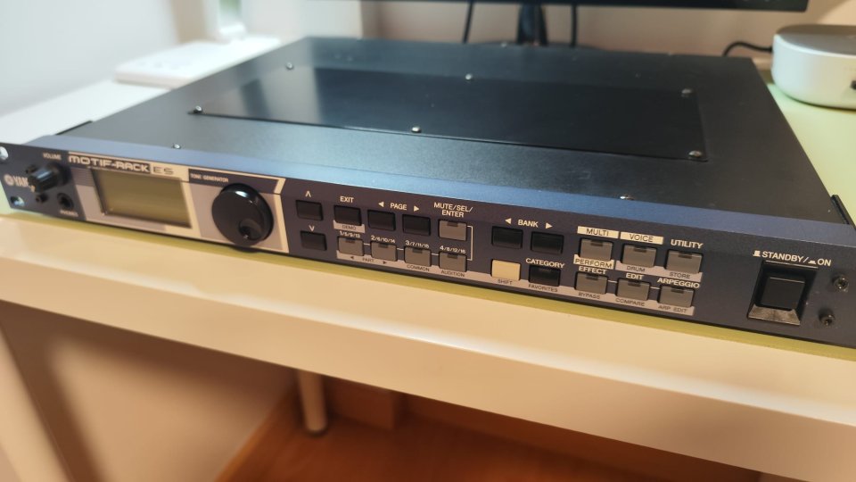 Yamaha MOTIF RACK ES con tarjeta de expansión PLG150-AN