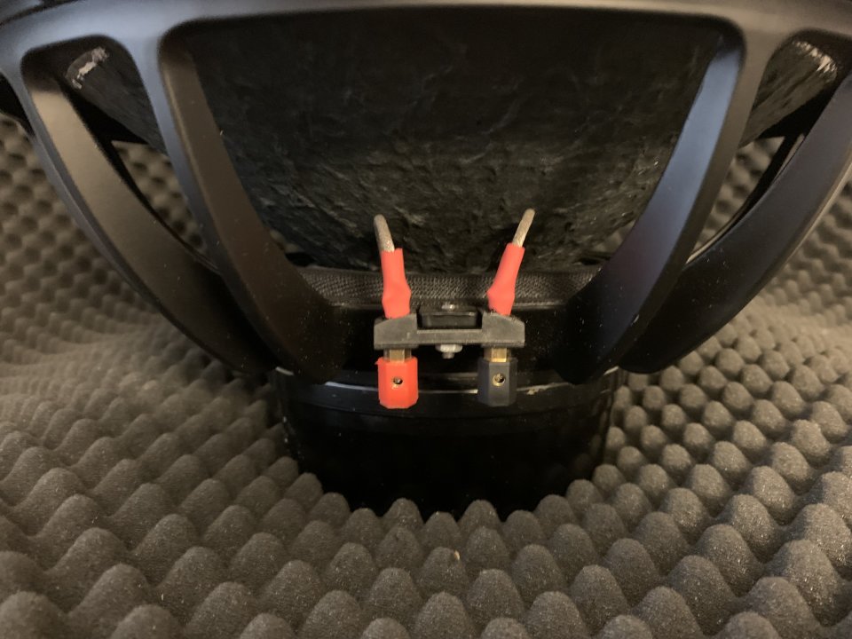 Subgrave GK Audio Neo W3000 de segunda mano · Foto 4 de 9 · Valencia · 180 €