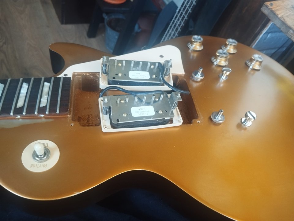 Gibson Les Paul 60´s Tribute Goldtop de segunda mano · Foto 2 de 10 · Madrid · 1100 €