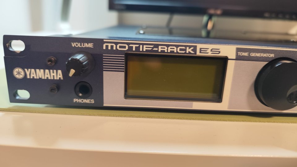 Yamaha MOTIF RACK ES con tarjeta de expansión PLG150-AN