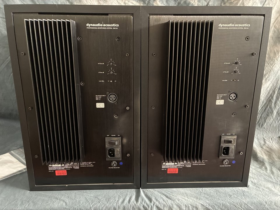 Dynaudio BM15A Monitores De Estudio de segunda mano · Foto 4 de 4 · Lleida · 1450 €