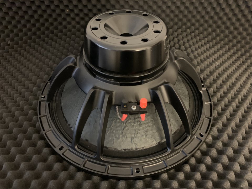 Subgrave GK Audio Neo W3000 de segunda mano · Foto 6 de 9 · Valencia · 180 €