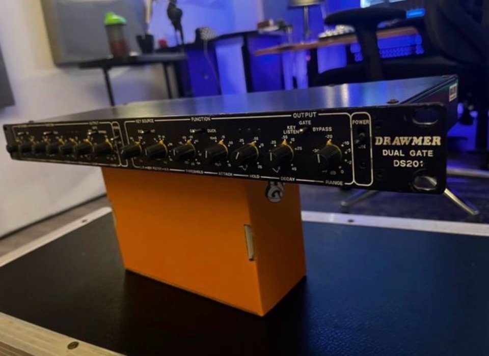 Dual gate Drawmer DS 201 (Jack y XLR) de segunda mano · Foto 1 de 4 · Madrid · 180 €
