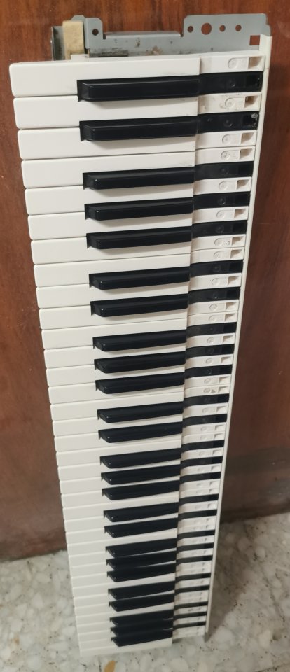 Accesorios Sintetizador Korg M1 de segunda mano · Foto 1 de 6 · Madrid · 80 €