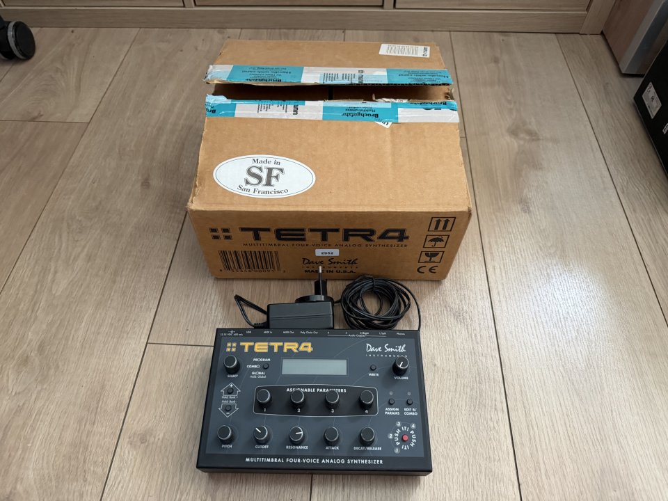 Vendo material de estudio y sintetizadores de segunda mano · Foto 5 de 9 · Barcelona · 2600 €